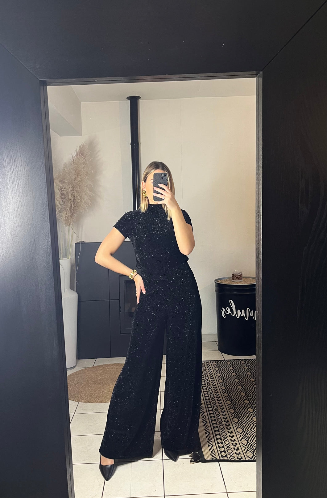Top noir à paillettes