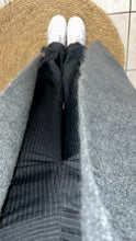 Charger l&#39;image dans la galerie, Pantalon rayé noir et gris
