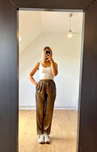Charger l&#39;image dans la galerie, Pantalon bronze
